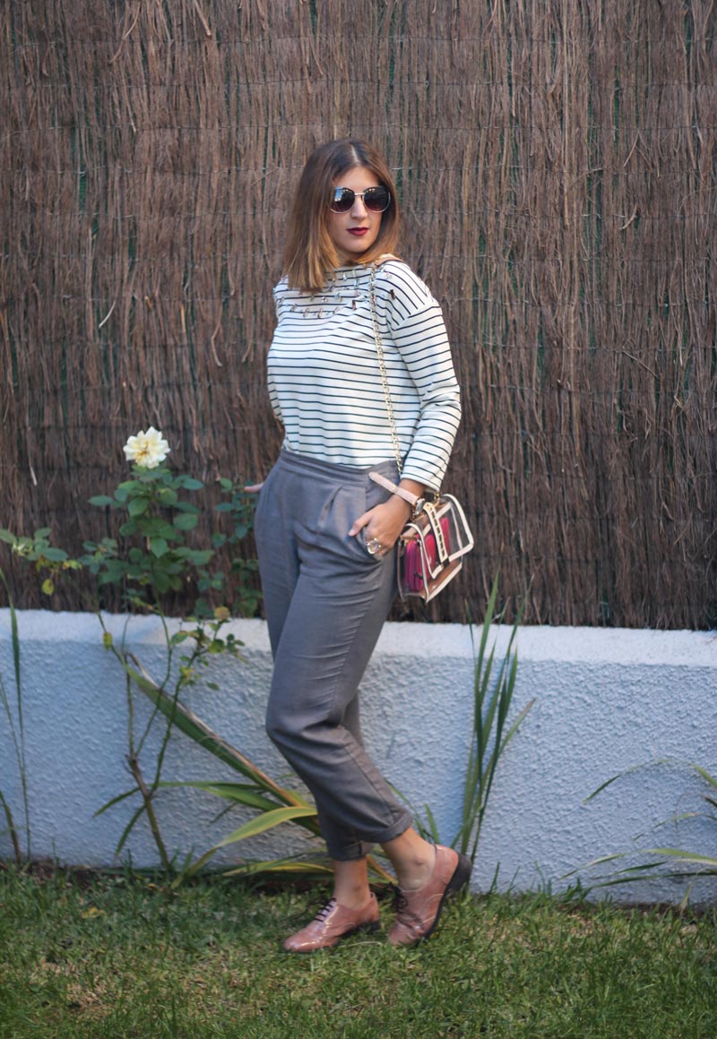 Pantalón fluido en gris