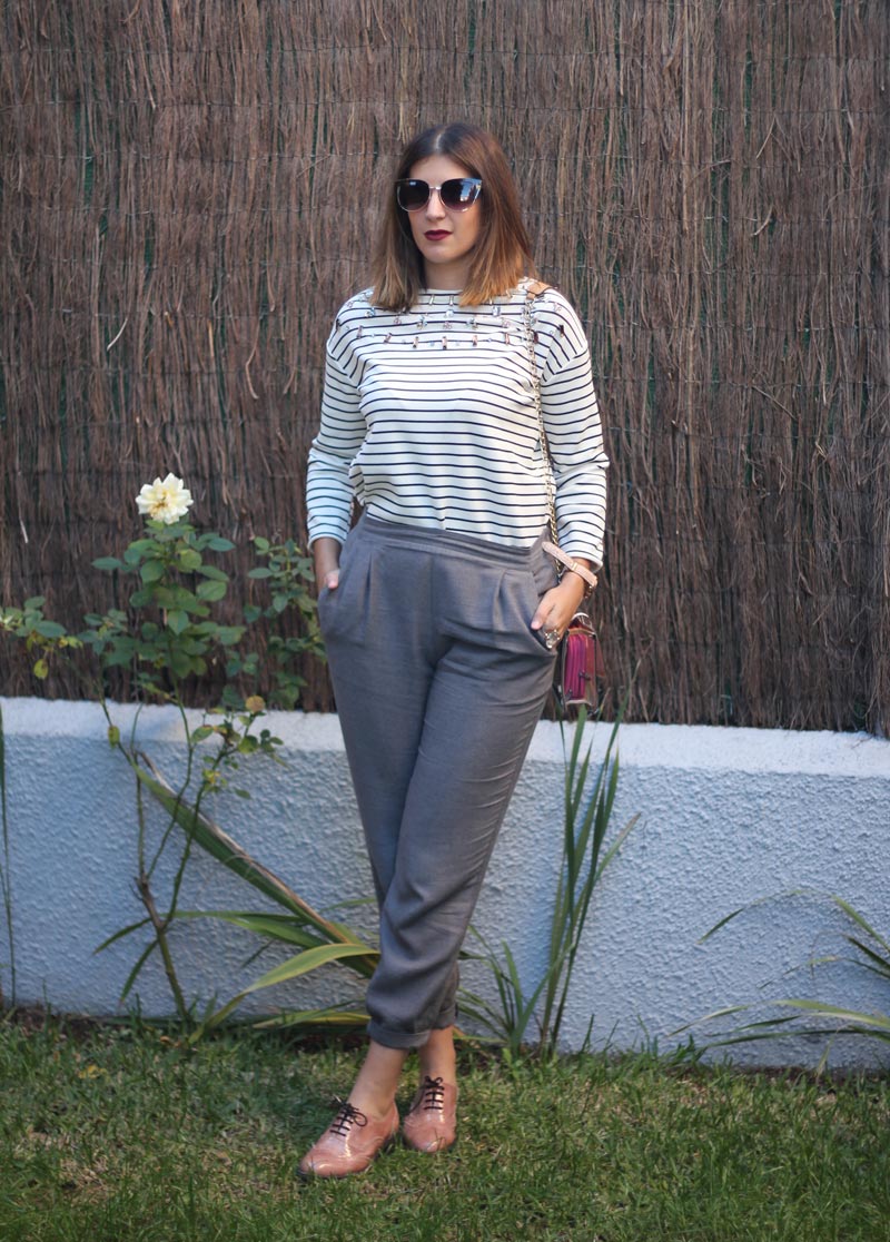 Pantalón fluido en gris