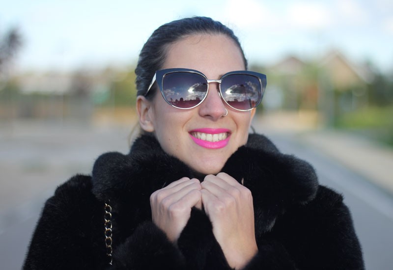 Abrigo de pelo negro