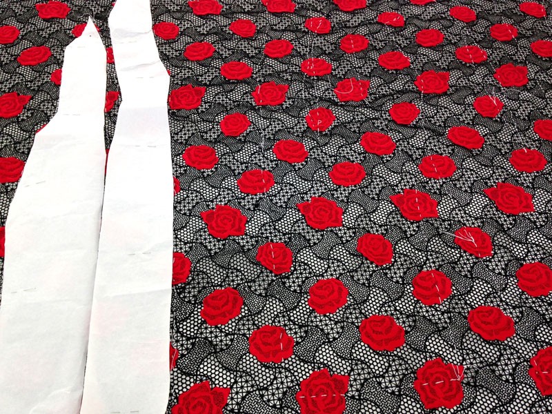 Vestido de flamenca rosas bordadas