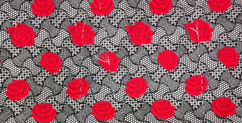 Vestido de flamenca rosas bordadas